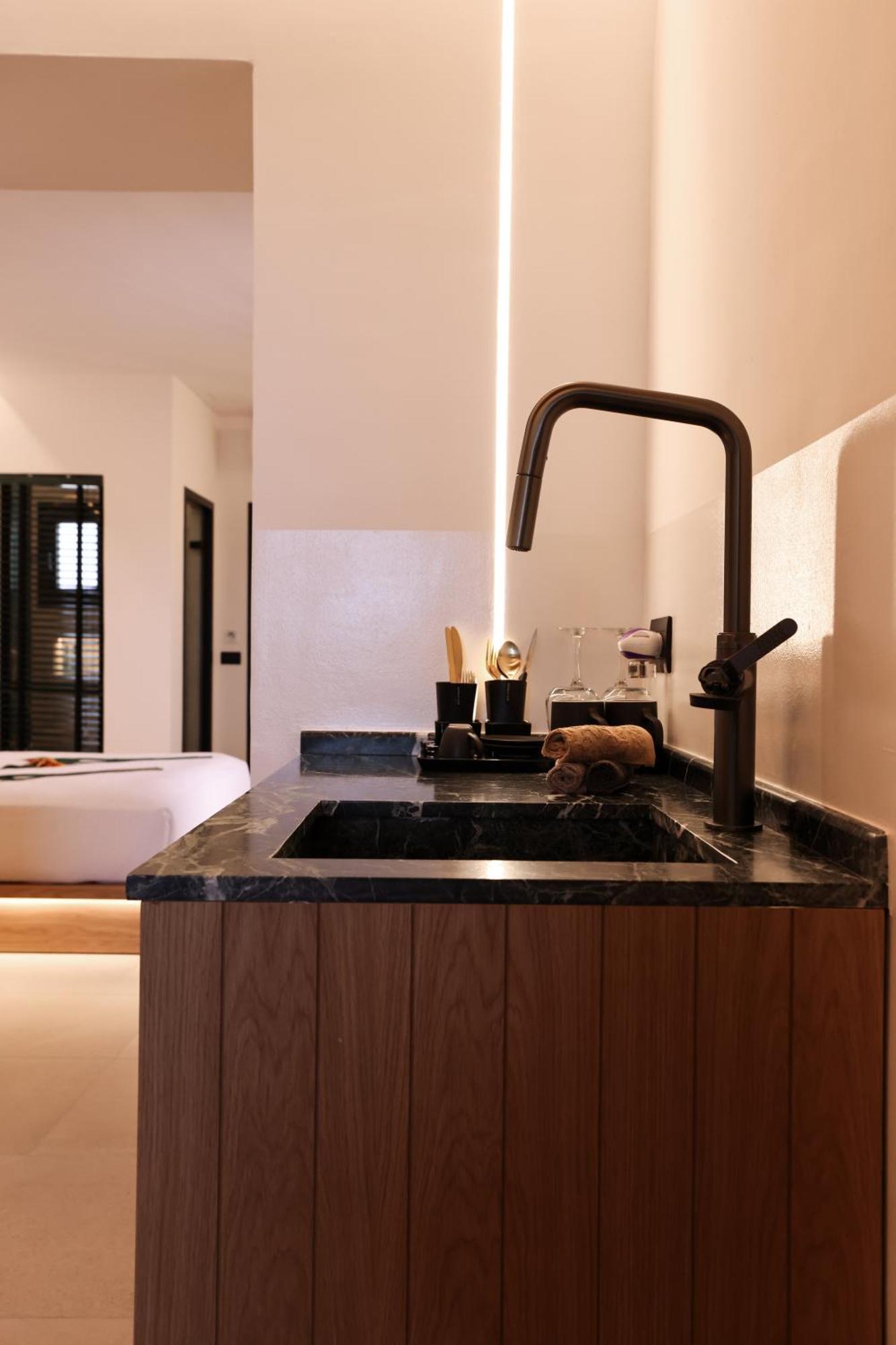 Queen Kalliopi Suites Plintri Exteriör bild